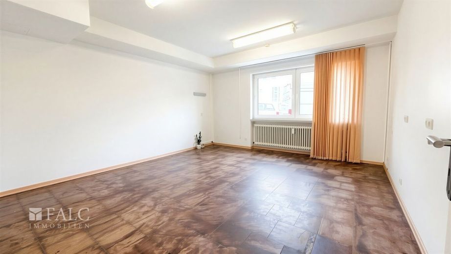Attraktiver Standort für dein Business - ideal für Praxis, Büro, Dienstleister &amp; Pflegedienst – Zimmer