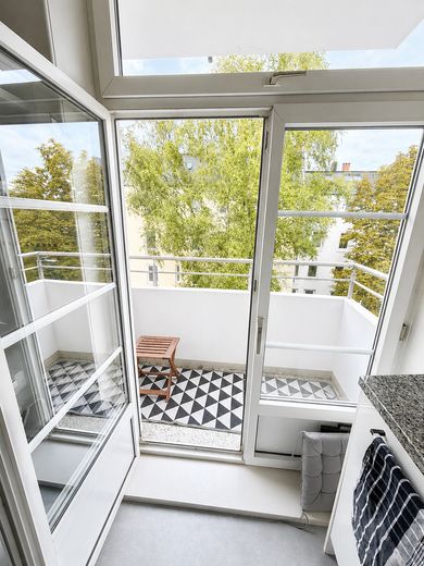 Élégant appartement familial ancien | 117 m² | 4,5 pièces | Garage | Loggia | Vue sur la verdure | Tarpenbek – Photo 13