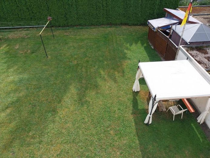 Schöne EG-Wohnung mit Balkon und Einbauküche in guter Lage – Bild 20