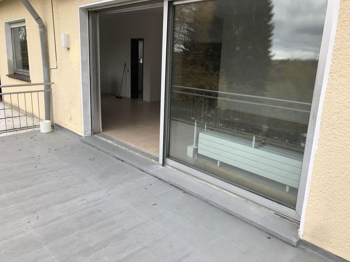 Blick vom Balkon ins WoZi