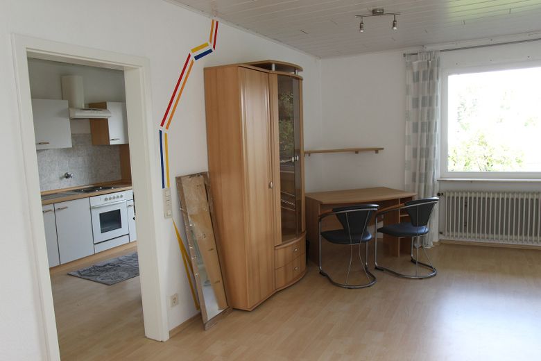 2-Zimmer-Wohnung in Grünwettersbach – Wohnzimmer