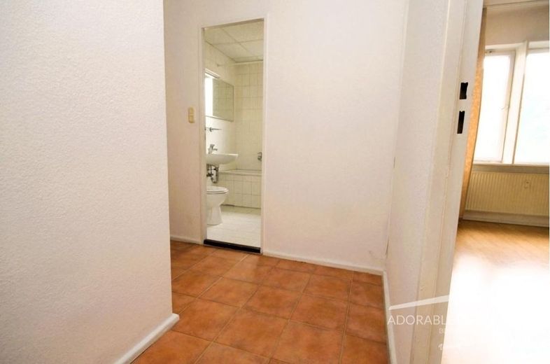 Bezugsfrei: Charmante 1-Zimmerwohnung nahe Spree und Schloss Charlottenburg, zu verkaufen – BHS 03