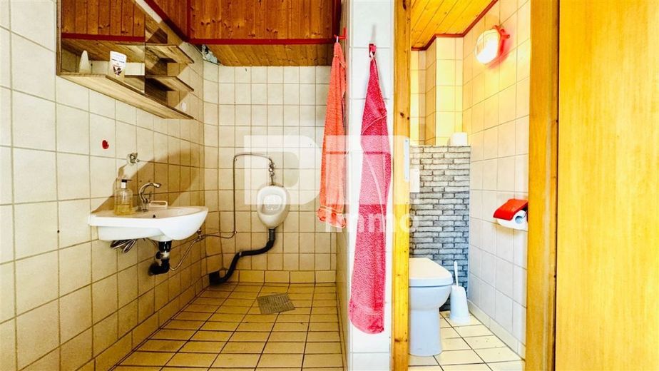 Gepflegtes Ein- bis Zweifamilienhaus mit Ladeneinheit in Dassel-Hilwartshausen – WC Ladeneinheit