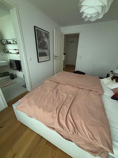 Exklusive 4-Zimmer-Wohnung in München-Obermenzing – Schlafzimmer