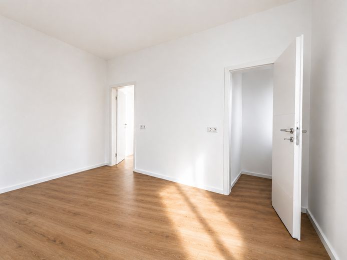 Appartement 2 pièces entièrement rénové avec cuisine moderne intégrée – Küche