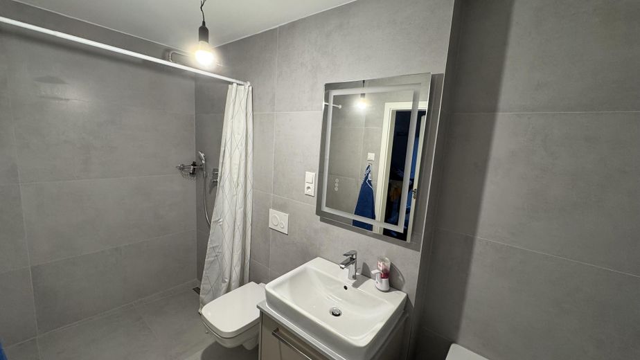 High-quality, stylish 4-room new-build maisonette apartment – Bad im Kinderzimmer UG