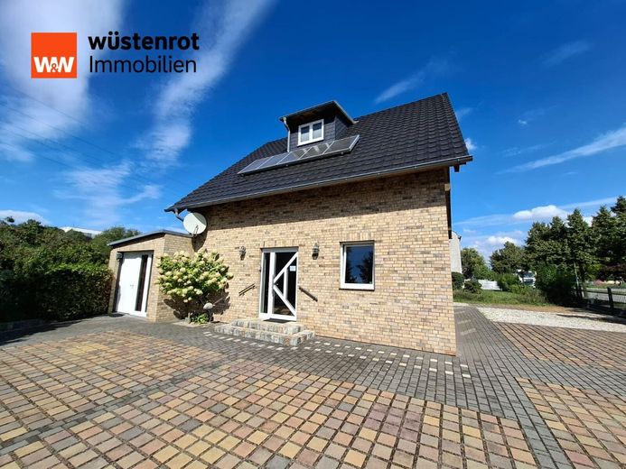 Energieeffizient! Modernes Wohn-und Gewerbehaus mit multiplen Möglichkeiten in Schönefeld zu verkaufen – Ansicht Eingang