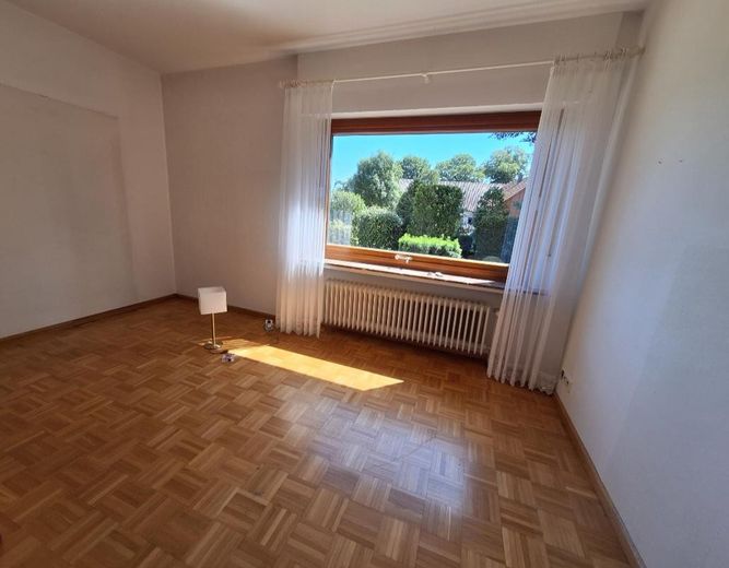 Großzügiges Einfamilienhaus in Alleinlage mit 3.250 qm Grundstück – Foto 6
