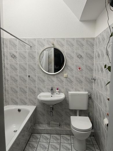 Luminoso apartamento en el ático con terraza en la azotea en pleno Kreuzberg – Bad