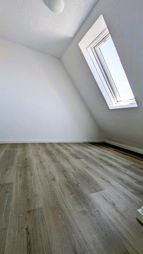 Wunderschönes Einfamilienhaus mit Anliegerwohnung  -  Provisionsfrei! – Kinderzimmer (DG | aktuell)