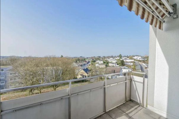 Jobcenter – جوب سنتر – Джобцентер – deine neue Wohnung ist fertig! – Balkon