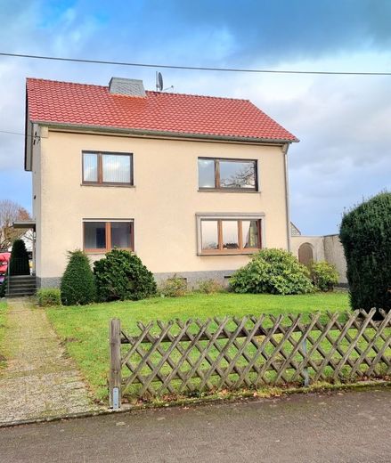 3-Zimmer-Erdgeschosswohnung, große Terrasse, ruhige/zentrale Lage – Aussen 2