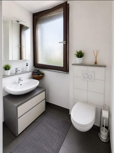 Rundum sorglos in ES: modernes 1-Zi-Appartment in Stadtnähe mit Balkon + großer Garage – Foto 6