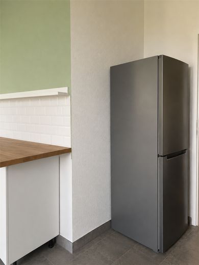 Großzügige 2-Zimmerwohnung mit Vinylbelag, Balkon, Wanne und Dusche! Vormieter verkauft EBK – image1