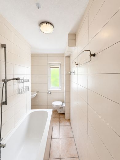 Provisionsfreies MFH in Bestlage! – Bad 1.OG