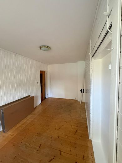 Wohnung im Grünen mit Garten und Hobby-Schrauberwerkstatt – Schlafzimmer