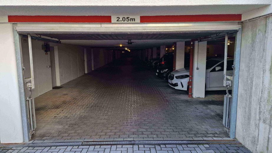 Gepflegte 3 1/2-Zimmer-DG-Wohnung mit gehobener Ausstattung und EBK in Rutesheim - provisionsfrei! – TG-Einfahrt