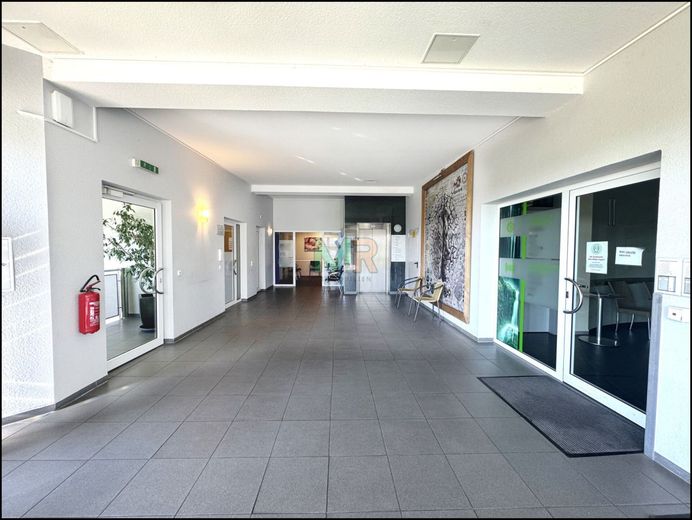 Krisensichere Praxis in Ärztehaus als Kapitalanlage – 2.OG Foyer, Bild 1