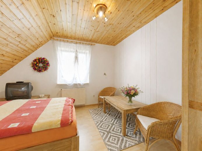 Wo Familienglück ein Zuhause findet - Klinkerhaus 
mit großem Garten in ruhiger Wohnlage von Altenwalde – Platz für Besuch oder Homeoffice