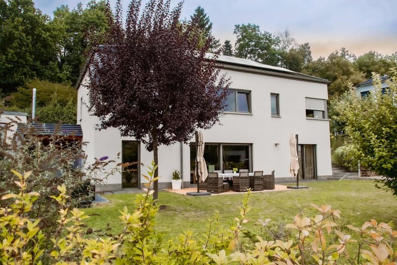 Esclusiva casa unifamiliare KfW-40 in tranquilla posizione a pendio esposto a sud – di alta qualità ed efficiente dal punto di vista energetico – Foto 30