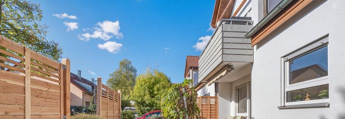 A garden lover’s dream! Vacant, renovated 2-room apartment with private dream garden & sun terrace – Garten mit Terrasse