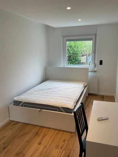 Stilvolles WG-Zimmer in hochwertig ausgestatteter Wohnung - Nürnberg | Schnorrstraße 7A – Zimmer 2