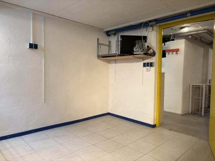 Zuhause fühlen in Reihenmittelhaus in ruhiger, familiärer Lage – Hobby-Keller