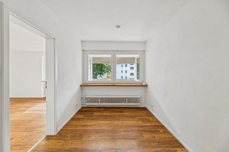ERSTBEZUG: Erdgeschoss Wohnung 3,5 Zimmer in der Dreifaltigkeit – Esszimmer