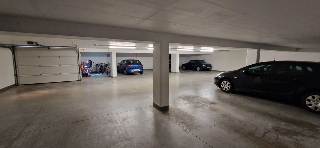 Tiefgarage mit 2 Stellplätzen