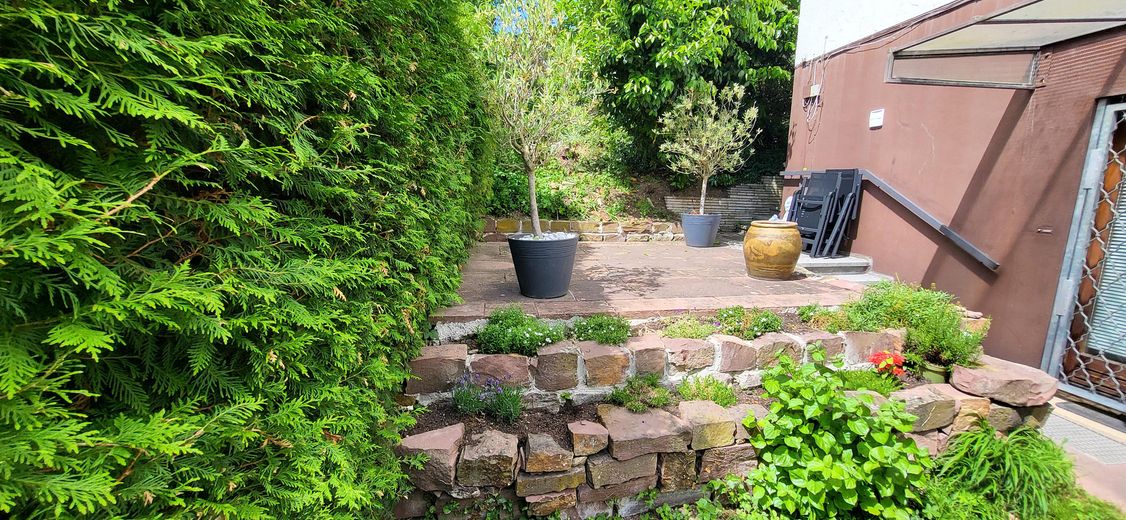 Exclusive 3-room apartment, fitted kitchen, terrace, winter garden + garden, top location Pforzheim Nordstadt – 2. Terrasse zur Küche