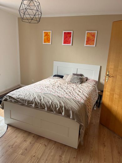 Accogliente appartamento con camera nella torre nel cuore del centro storico. 2,5 locali ** finestre nuove ** edificio storico – Schlafzimmer