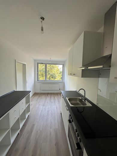 Gemütliche Wohnung (3 ZKBB) im Stadtteil Ko-Karthause inkl. Einbauküche, Balkon und Tiefgarage – Küche