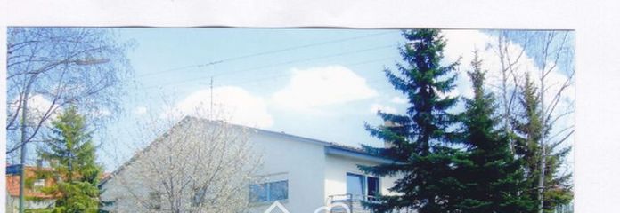 Просторная 3-комнатная квартира площадью 130 м²; балкон и участок сада