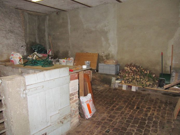 from PRIVATE ** single-family house + outbuilding * garden * garage * courtyard * basement – Foto 23