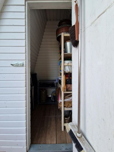 Courtagefrei: Helle und zentral gelegene DG-Maisonette-Wohnung mit Galerie und Sonnenterrasse – 14_Abseite