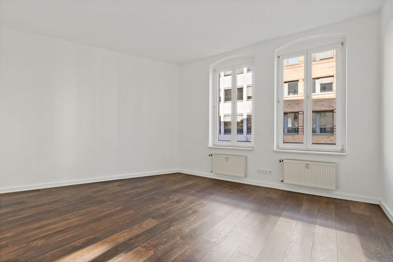 WG´s Aufgepasst! 6,5-Raumwohnung mit Einbauküche in der Röserstraße zu vermieten! – Zimmer