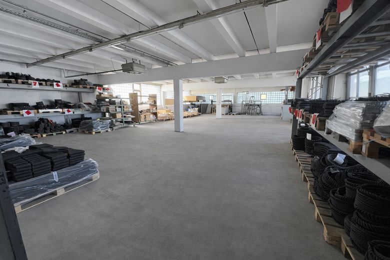 Lager-/Produktionsfläche & Büro - 7500 qm - (teilbar ab 200 qm) - Rampen & ebenerdige Tore – Foto 17