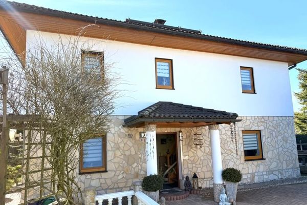 Encantadora casa bifamiliar en un entorno tranquilo y cercano a la naturaleza