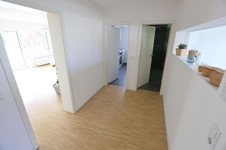 Hochwertiges, modernes Einfamilienhaus | Großer Garten | Sanierung 2014 | Klimaanlage | PV-Anlage – Flur OG