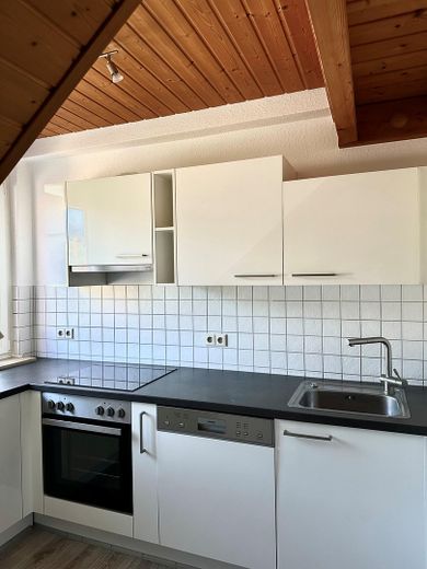 Nähe Basel | 2 Stellplätze inklusive | DG-Wohnung mit Empore | provisionsfrei – Küche