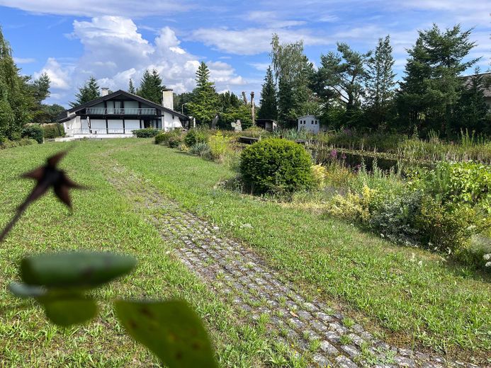2 Häuser einzeln oder zusammen auf großem Grundstück – Garten