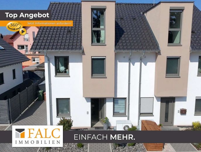 Neuwertige Doppelhaushälfte aus 2023 mit Garten – Haus front