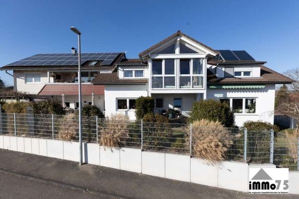 Casa in condizioni ottimali con ampie possibilità di utilizzo. Locazione, attività commerciale, famiglia numerosa