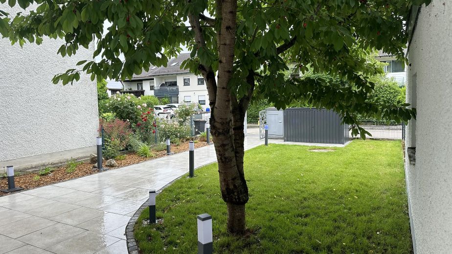 Moderna casa unifamiliare indipendente nel verde – Vorgarten