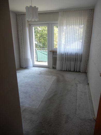 provisionsfrei / RMH in ruhiger Waldrandlage / renovierungsbedürftig – Schlafzimmer / OG 1