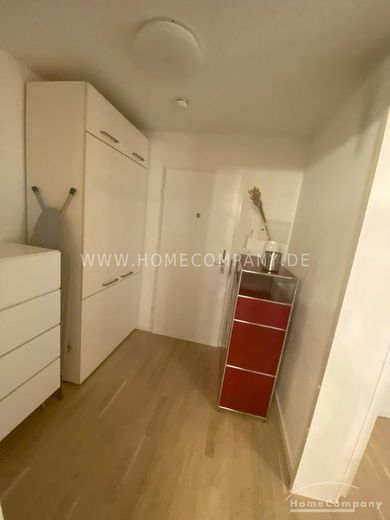 Modern möbliertes 1-Zimmer-Apartment mit Balkon in Schwabing-West – ab328907e9358f28ec06518cb56d07203ee1c3a2.jpg