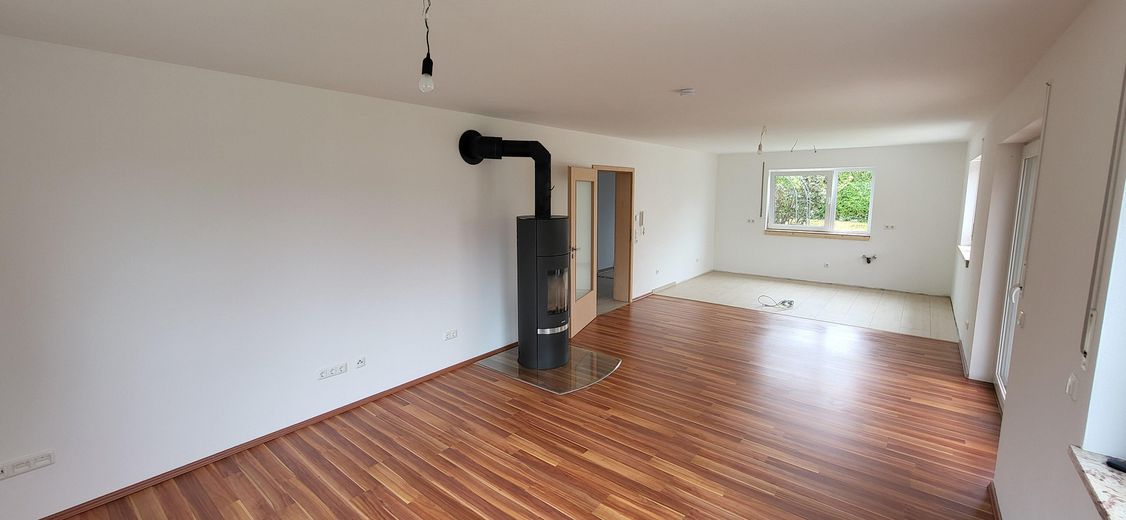 Sonnige Aussichten für die ganze Familie – modernes Einfamilienhaus mit Gartenflair – Offener Wohnbereich 1.0