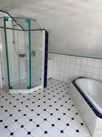Dusch- und Badezimmer