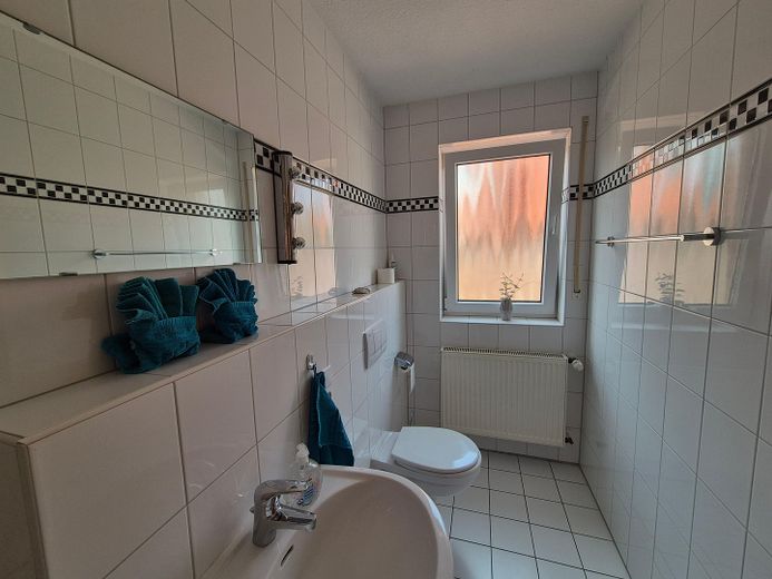 Ferienhaus inkl. Garage auf Borkum zu verkaufen – Duschbad EG