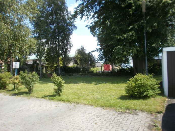 Zentrale 4 Zi Wohlfühlwohnung in Hohenlockstedt – Entspannungsgarten